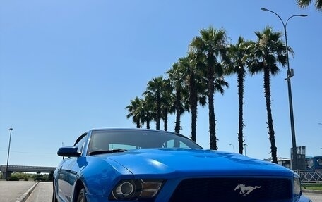 Ford Mustang VI рестайлинг, 2010 год, 2 300 000 рублей, 2 фотография