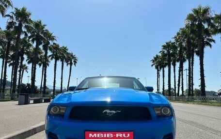Ford Mustang VI рестайлинг, 2010 год, 2 300 000 рублей, 10 фотография