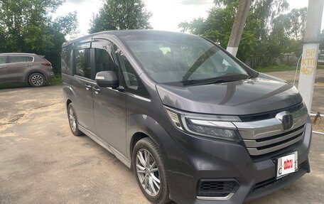 Honda Stepwgn IV, 2019 год, 2 250 000 рублей, 2 фотография