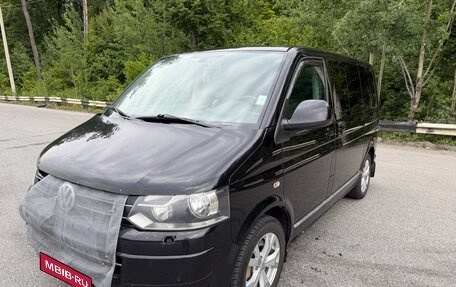Volkswagen Multivan T5, 2011 год, 2 000 000 рублей, 1 фотография
