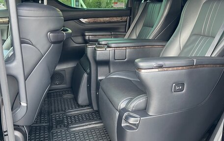 Toyota Alphard III, 2019 год, 5 700 000 рублей, 18 фотография