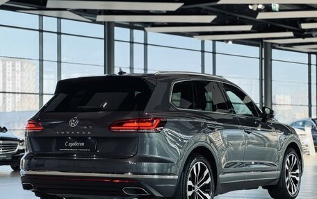 Volkswagen Touareg III, 2018 год, 4 750 000 рублей, 2 фотография