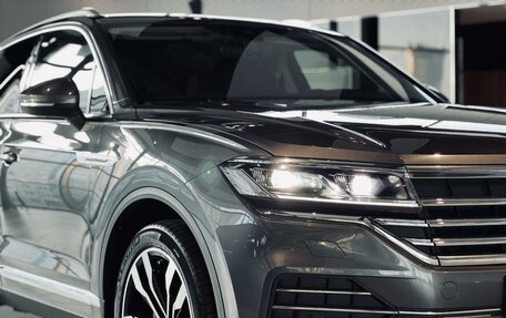 Volkswagen Touareg III, 2018 год, 4 750 000 рублей, 7 фотография