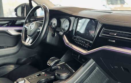 Volkswagen Touareg III, 2018 год, 4 750 000 рублей, 14 фотография