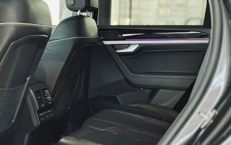 Volkswagen Touareg III, 2018 год, 4 750 000 рублей, 24 фотография