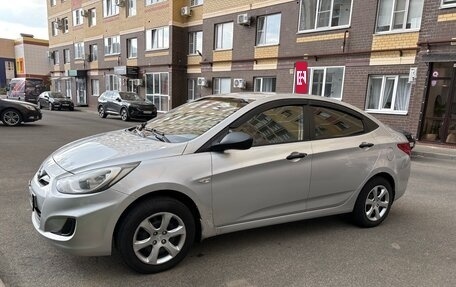 Hyundai Solaris II рестайлинг, 2013 год, 560 000 рублей, 5 фотография