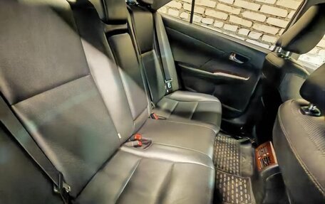 Toyota Camry, 2012 год, 2 000 000 рублей, 2 фотография