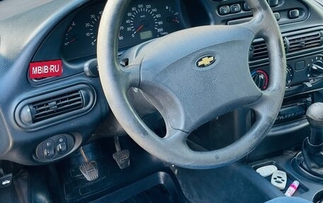 Chevrolet Niva I рестайлинг, 2004 год, 390 000 рублей, 11 фотография