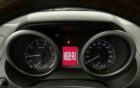 Toyota Land Cruiser Prado 150 рестайлинг 2, 2013 год, 2 990 000 рублей, 11 фотография