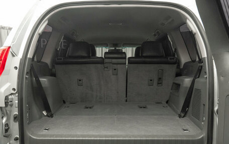 Toyota Land Cruiser Prado 150 рестайлинг 2, 2013 год, 2 990 000 рублей, 26 фотография