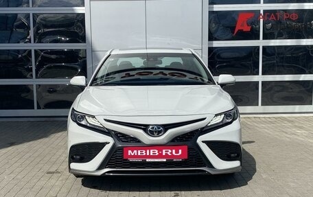 Toyota Camry, 2023 год, 3 400 000 рублей, 2 фотография