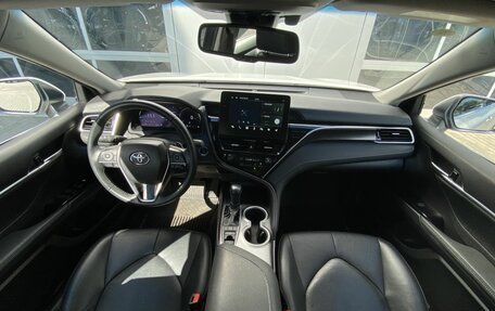 Toyota Camry, 2023 год, 3 400 000 рублей, 10 фотография