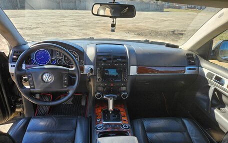 Volkswagen Touareg III, 2005 год, 900 000 рублей, 2 фотография
