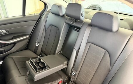 BMW 3 серия, 2021 год, 2 390 000 рублей, 19 фотография