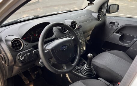 Ford Fiesta, 2003 год, 165 000 рублей, 7 фотография