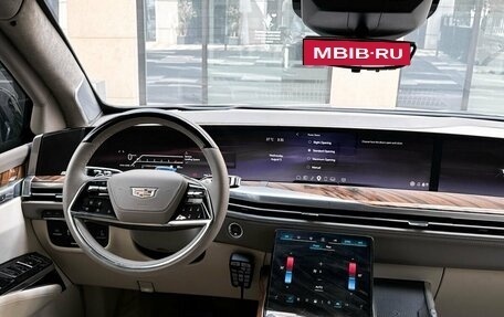 Cadillac Escalade V, 2025 год, 39 990 000 рублей, 17 фотография