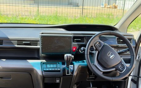 Honda Stepwgn IV, 2015 год, 1 820 000 рублей, 14 фотография