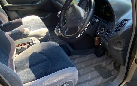 Toyota Harrier, 2000 год, 750 000 рублей, 8 фотография