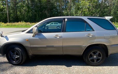 Toyota Harrier, 2000 год, 750 000 рублей, 13 фотография