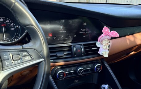 Alfa Romeo Giulia II, 2017 год, 2 600 000 рублей, 14 фотография