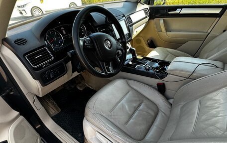 Volkswagen Touareg III, 2011 год, 1 750 000 рублей, 8 фотография