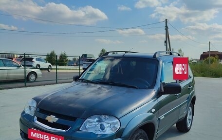 Chevrolet Niva I рестайлинг, 2013 год, 690 000 рублей, 2 фотография