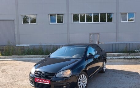 Volkswagen Jetta VI, 2010 год, 675 000 рублей, 1 фотография