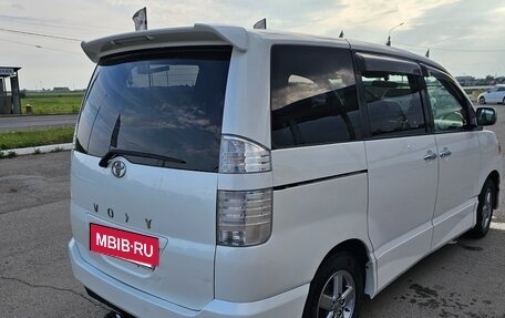 Toyota Voxy II, 2006 год, 880 000 рублей, 3 фотография