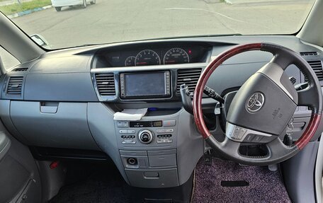 Toyota Voxy II, 2006 год, 880 000 рублей, 10 фотография