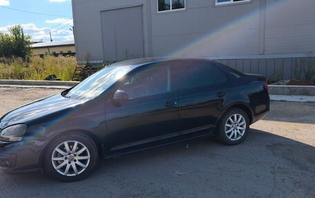 Volkswagen Jetta VI, 2010 год, 675 000 рублей, 3 фотография
