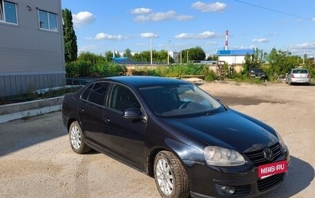 Volkswagen Jetta VI, 2010 год, 675 000 рублей, 2 фотография