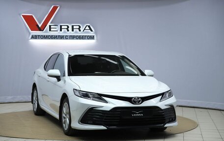 Toyota Camry, 2021 год, 2 490 000 рублей, 3 фотография