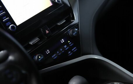 Toyota Camry, 2021 год, 2 490 000 рублей, 15 фотография