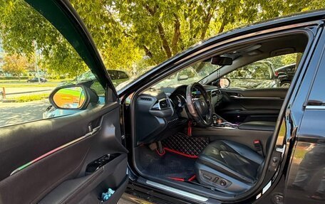 Toyota Camry, 2018 год, 2 100 000 рублей, 6 фотография