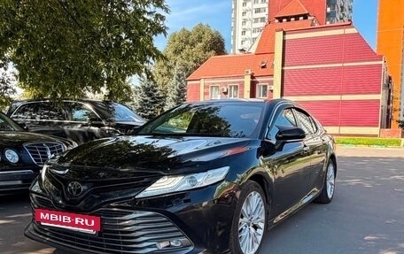 Toyota Camry, 2018 год, 2 100 000 рублей, 3 фотография