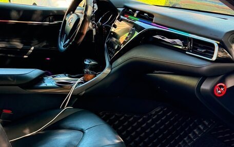 Toyota Camry, 2018 год, 2 100 000 рублей, 18 фотография
