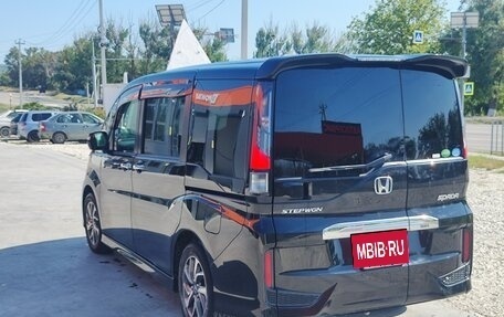Honda Stepwgn IV, 2017 год, 2 050 000 рублей, 5 фотография