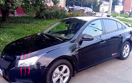 Chevrolet Cruze II, 2010 год, 635 000 рублей, 3 фотография