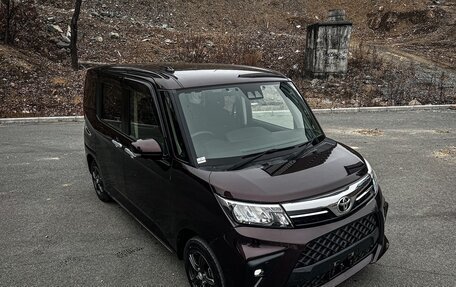 Toyota Roomy I, 2022 год, 990 000 рублей, 2 фотография