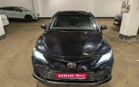 Toyota Camry, 2021 год, 2 900 000 рублей, 2 фотография