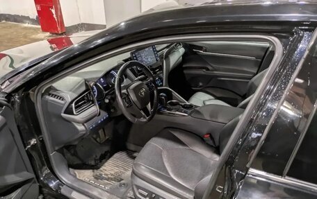 Toyota Camry, 2021 год, 2 900 000 рублей, 9 фотография