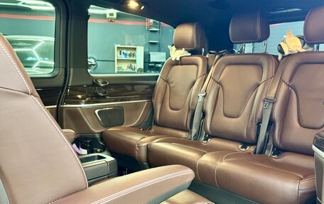 Mercedes-Benz V-Класс, 2017 год, 4 800 000 рублей, 10 фотография