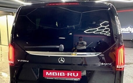 Mercedes-Benz V-Класс, 2017 год, 4 800 000 рублей, 7 фотография