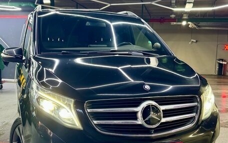Mercedes-Benz V-Класс, 2017 год, 4 800 000 рублей, 6 фотография