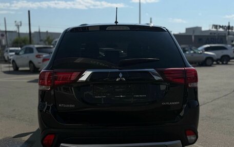 Mitsubishi Outlander III рестайлинг 3, 2015 год, 1 490 000 рублей, 6 фотография