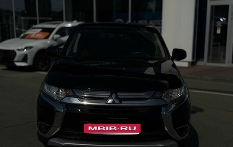 Mitsubishi Outlander III рестайлинг 3, 2015 год, 1 490 000 рублей, 2 фотография