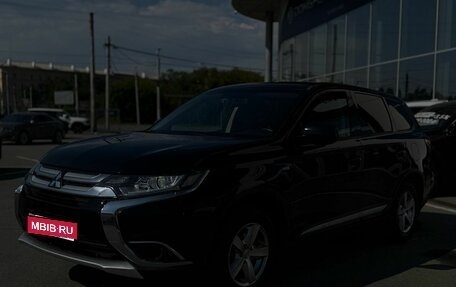 Mitsubishi Outlander III рестайлинг 3, 2015 год, 1 490 000 рублей, 3 фотография