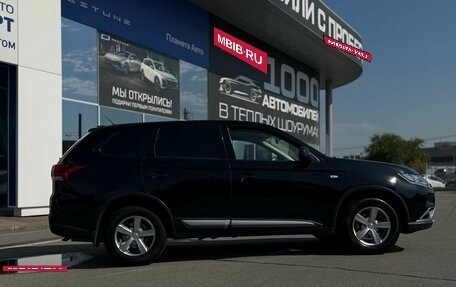 Mitsubishi Outlander III рестайлинг 3, 2015 год, 1 490 000 рублей, 8 фотография
