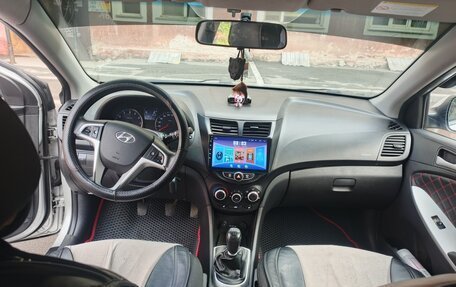 Hyundai Solaris II рестайлинг, 2012 год, 750 000 рублей, 9 фотография