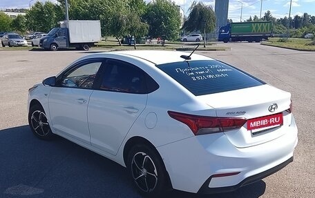 Hyundai Solaris II рестайлинг, 2017 год, 949 000 рублей, 3 фотография